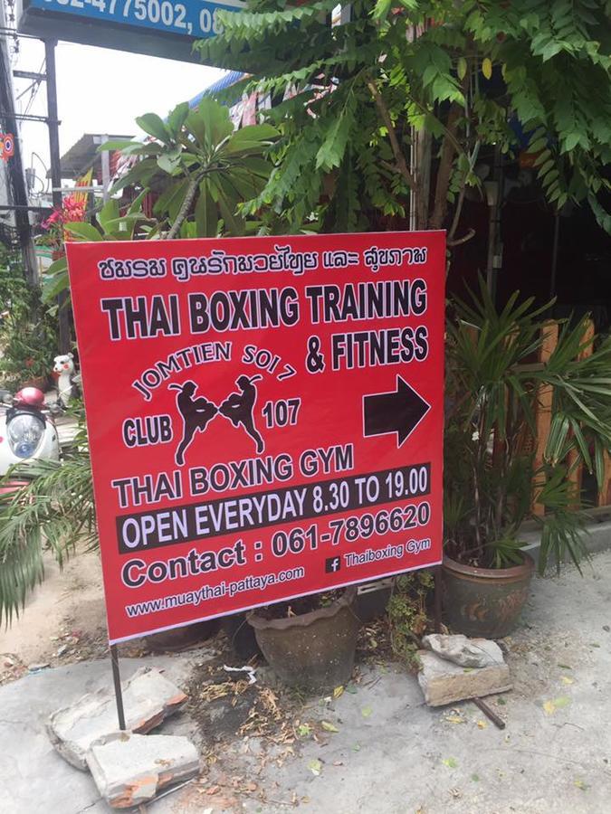 Muay Thai Hostel Club 107 Jomtien Beach Extérieur photo